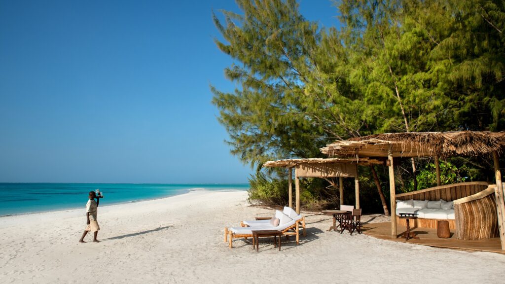 Flight from Serengeti to Zanzibar Beach Resort 