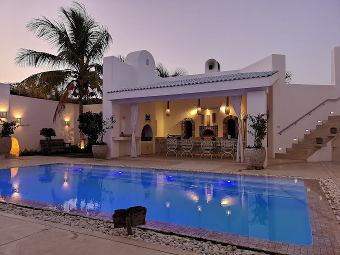 9 Days Botswana and Mozambique Luxury Safari