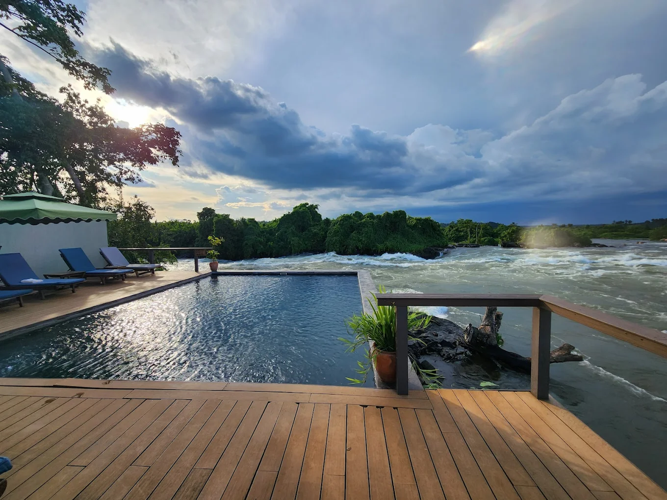 Lodges, Hotels & Safari Camps: Do They Close During Elections?
