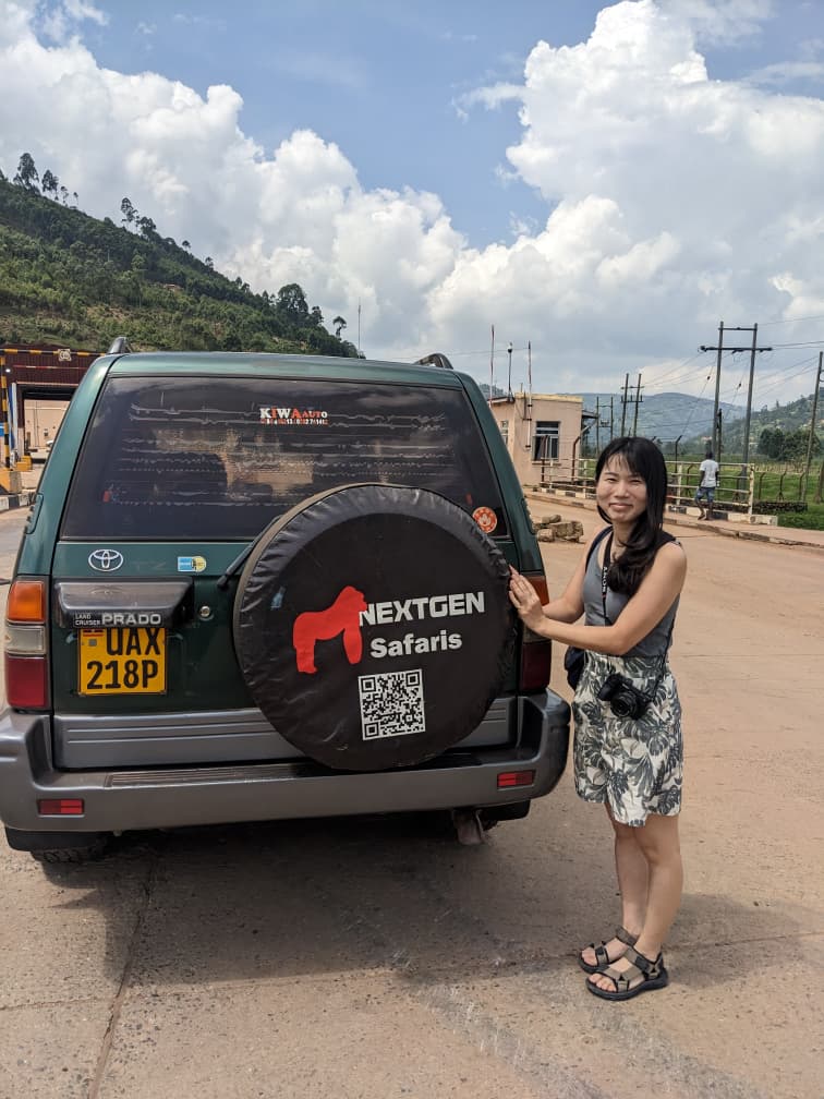 Gorilla trekking experience in Uganda