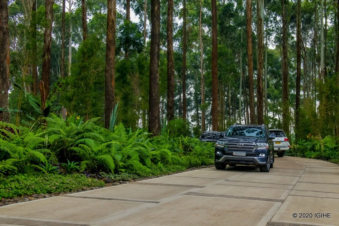 Private 4x4 Vehicle & Professional Guide in Rwanda 