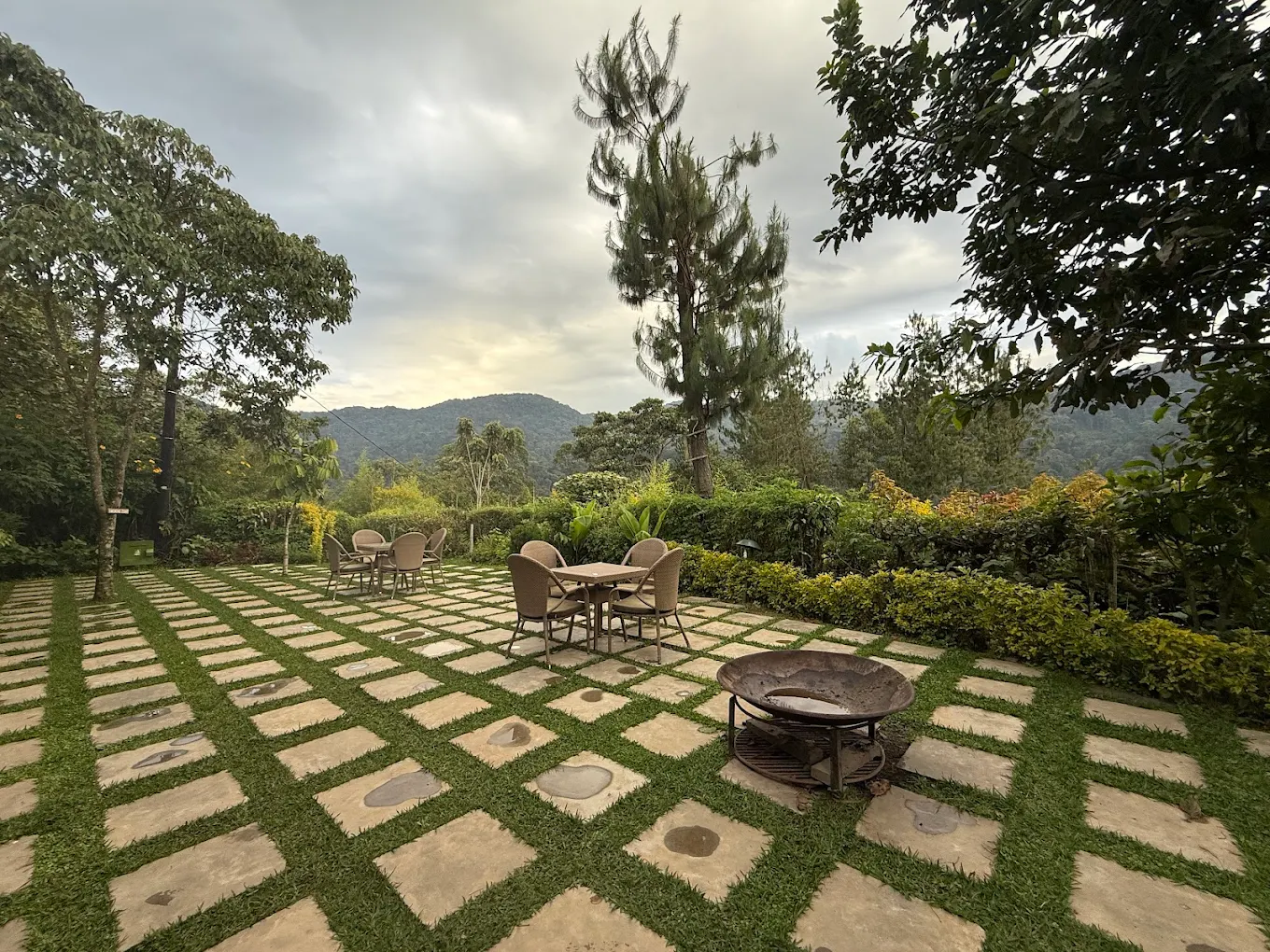 The lodge serves as a peaceful base for travelers who wish to experience gorilla trekking while staying in a comfortable environment surrounded by breathtaking natural scenery.