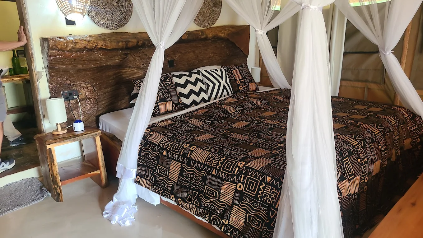 Elephant Oasis Lodge Murchison room