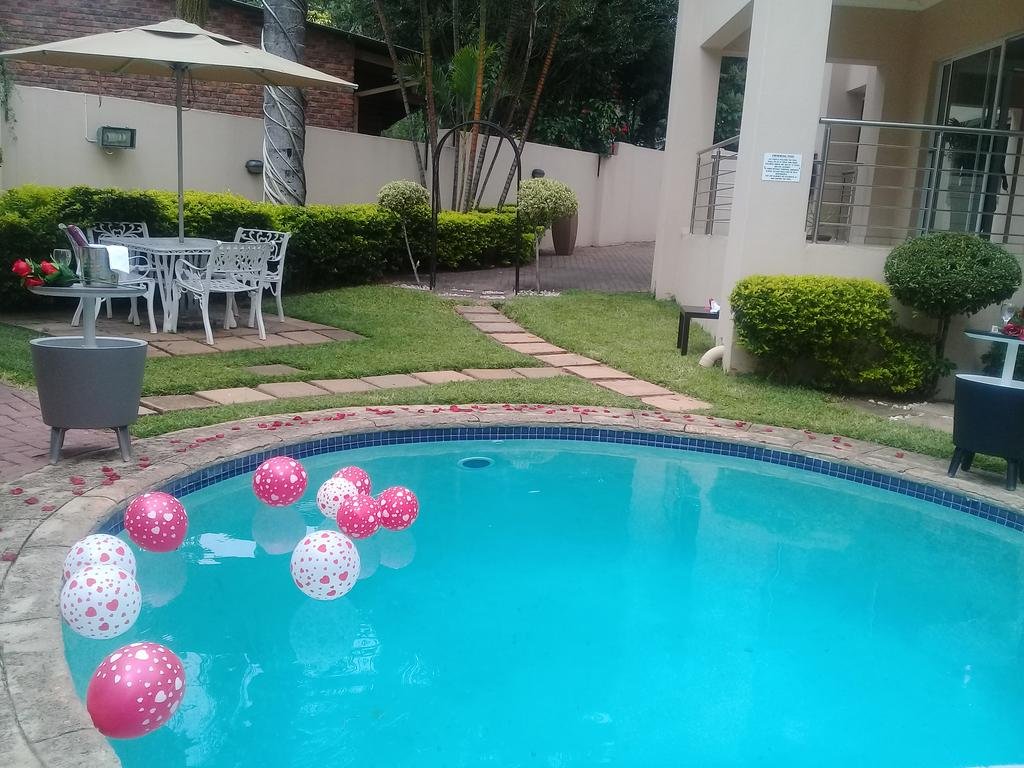 Global Village Guesthouse Swimming Area