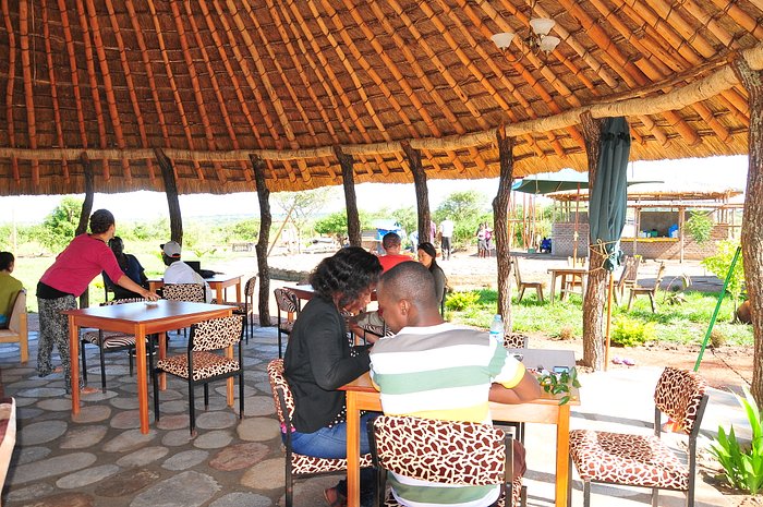 Heritage Safari Lodge restaurant dining