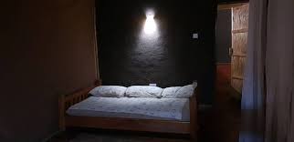 Kabalega Wilderness Lodge night experience