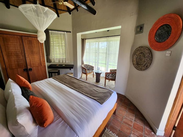 Sambiya River Lodge Room