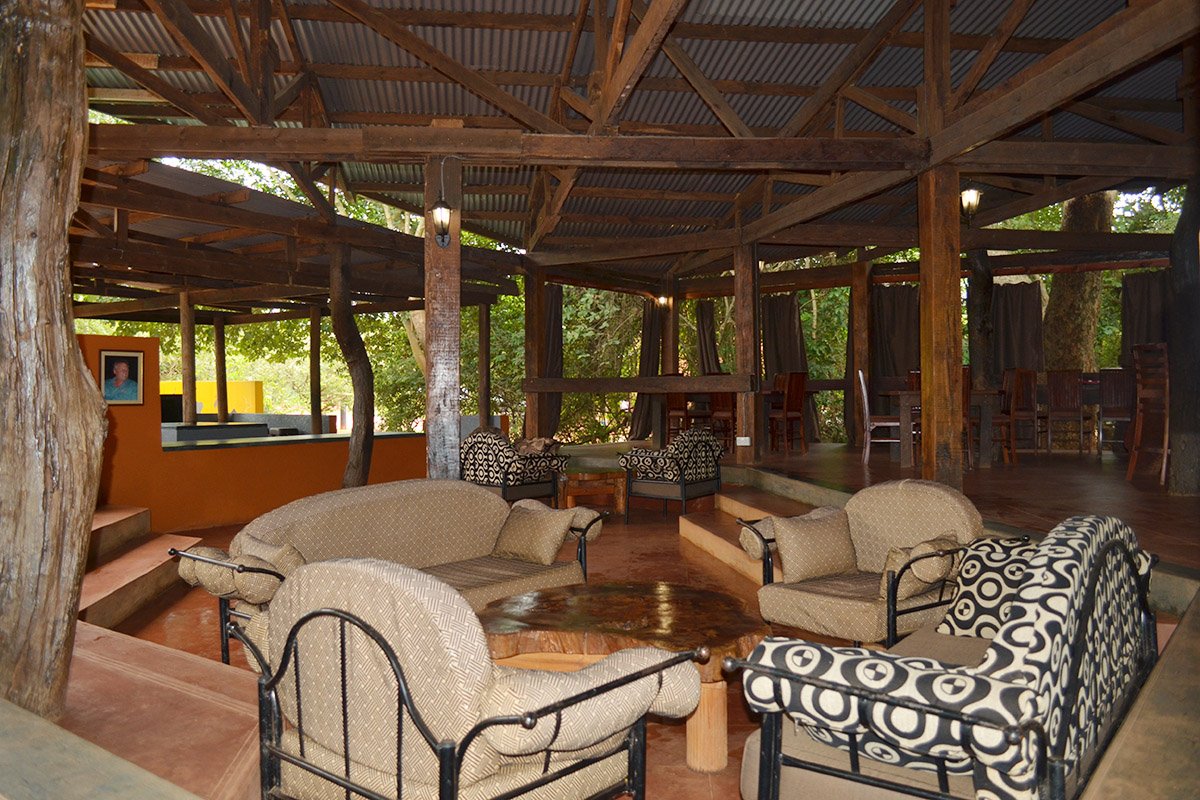 Amuka Safari Lodge Dining