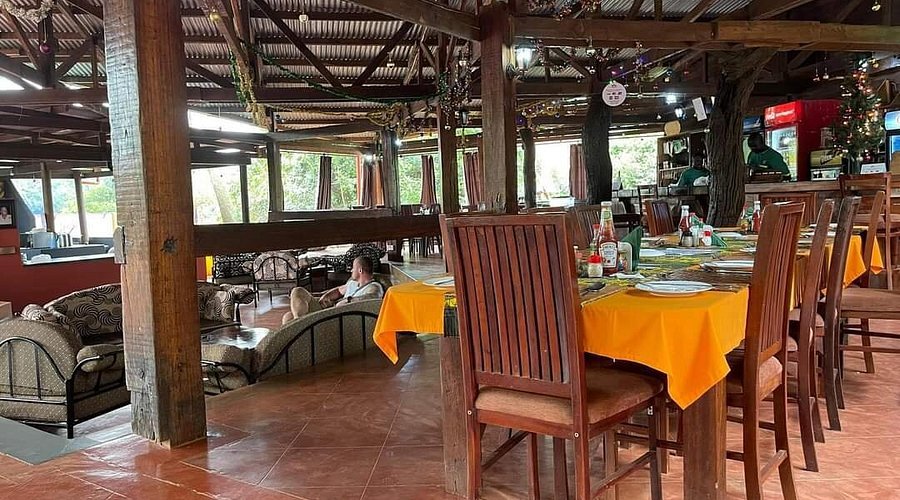 Amuka Safari Lodge Restaurant