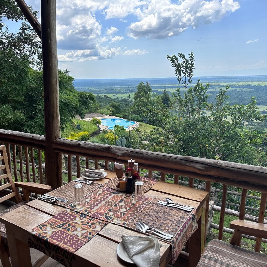 Enganzi Game Lodge Table