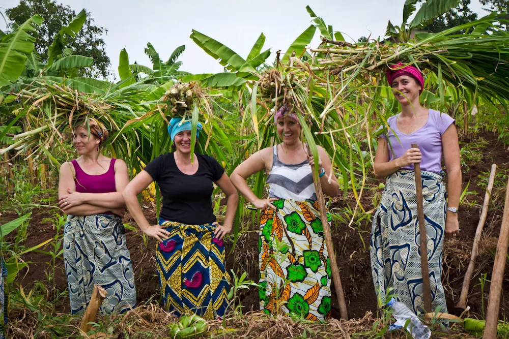 Travelers enjoy direct interaction with local community members, traditional performers, storytellers, and artisans who share personal experiences and historical knowledge about Rwanda’s culture. The experience