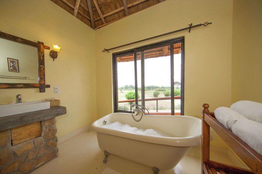 Ihamba Lakeside Safari Lodge Bedroom
