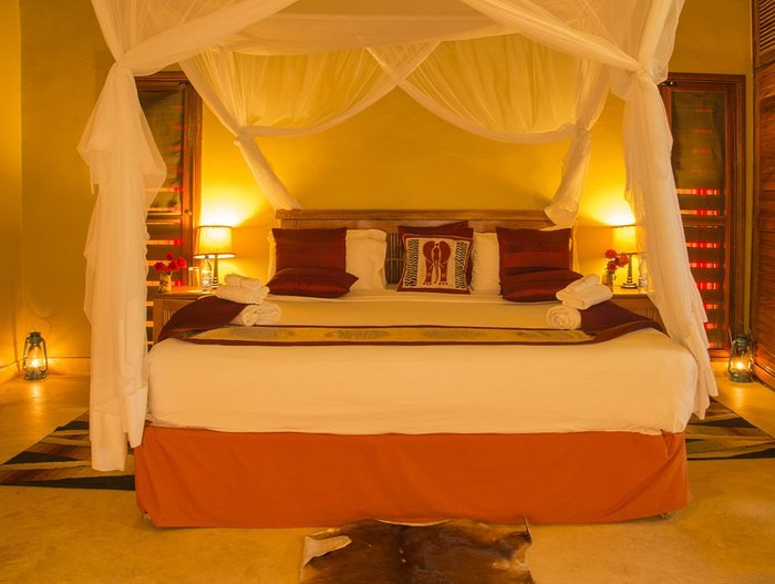 Ihamba Lakeside Safari Lodge Dining