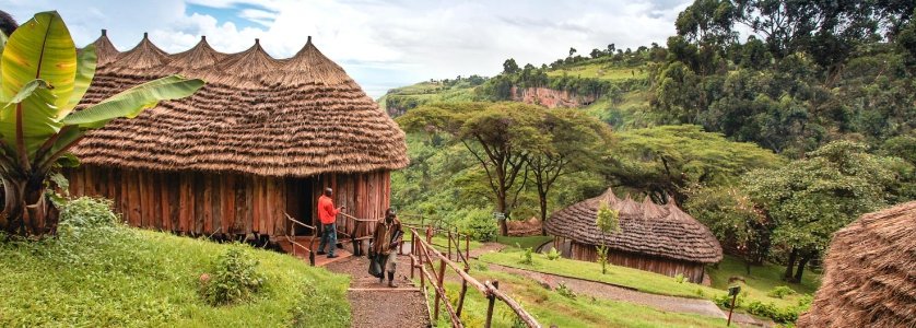 Ihamba Lakeside Safari Lodge enjoys a prime location on the shores of Lake Mburo, one of Uganda’s most tranquil and diverse national parks. The park is known for its unique landscape, which includes wetlands, forested hills, and open savannah, making it a haven for wildlife and birdwatching.
