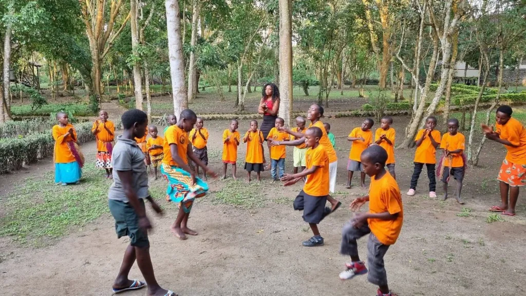 Ishasha Jungle Lodge Dance