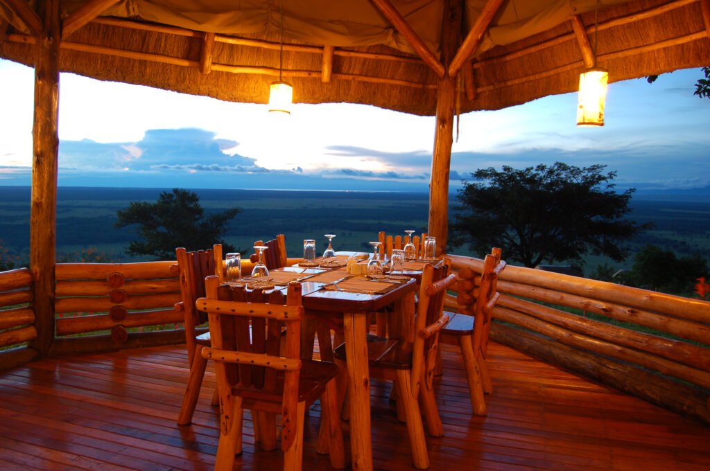 Katara Lodge Dining Table
