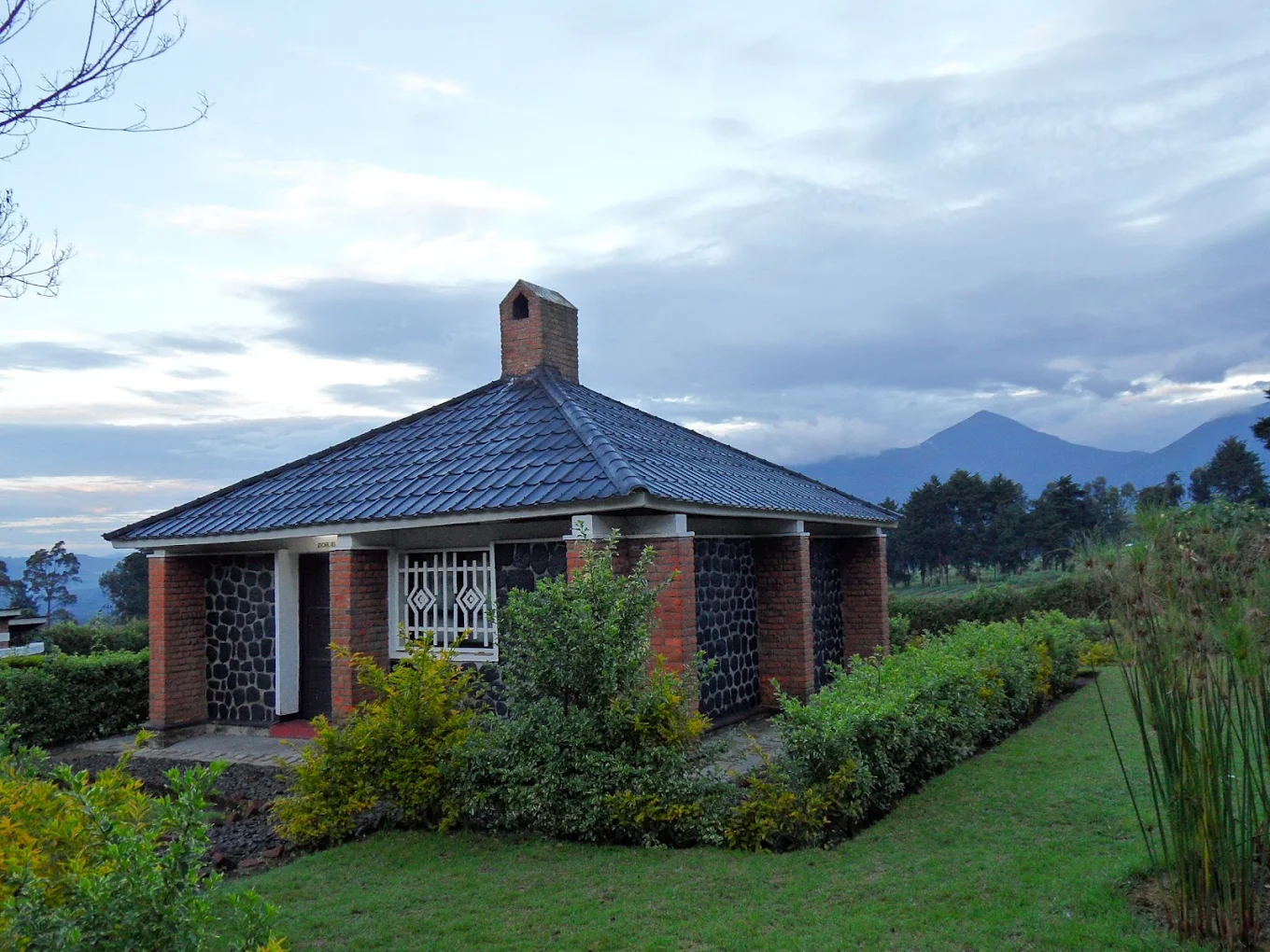 Kinigi Guest House front view