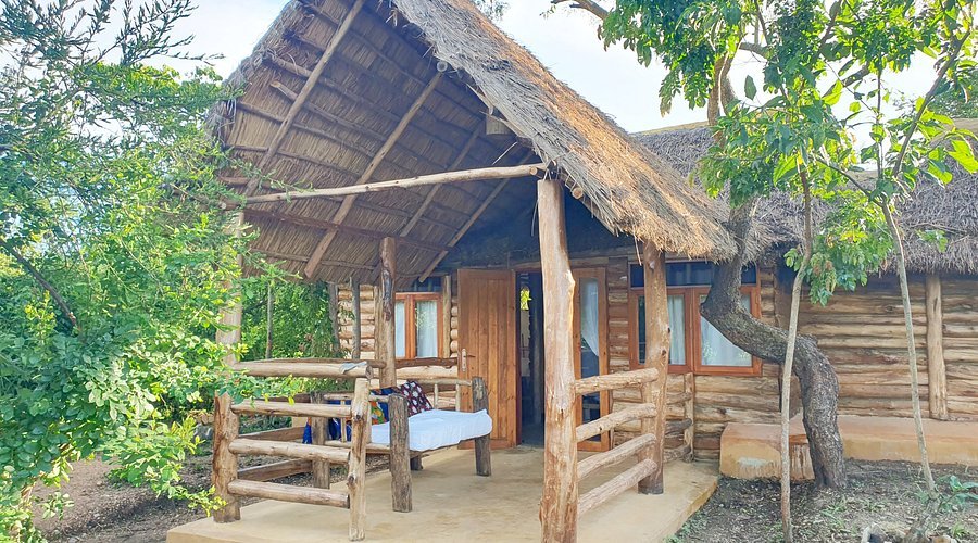Topi Lodge Cottages