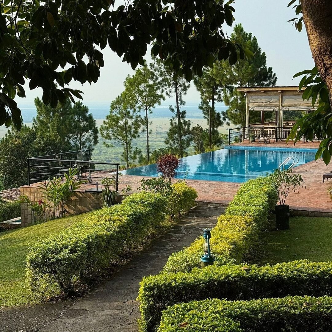 Twin Lakes Safari Lodge Swimming