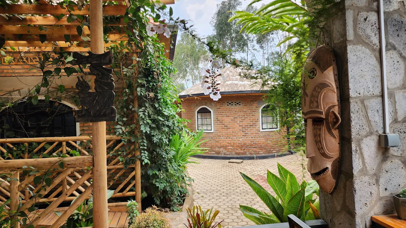 Urugano Virunga Palace Lodge