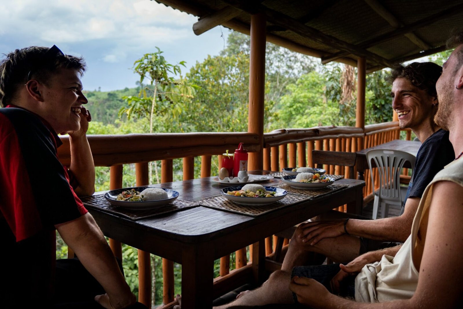 Dave the Cave Eco Lodge Dining