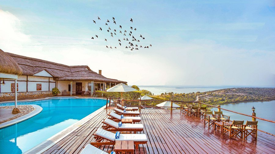 For travelers who value community and social interaction, Mweya Hostel offers communal dining and lounge areas where guests can meet fellow safari-goers. This fosters a friendly, welcoming environment that enhances the safari experience, particularly for solo travelers, backpackers, and overland groups. Guests can share tips, swap photos, and plan the next day’s activities while enjoying the relaxed hostel vibe.
