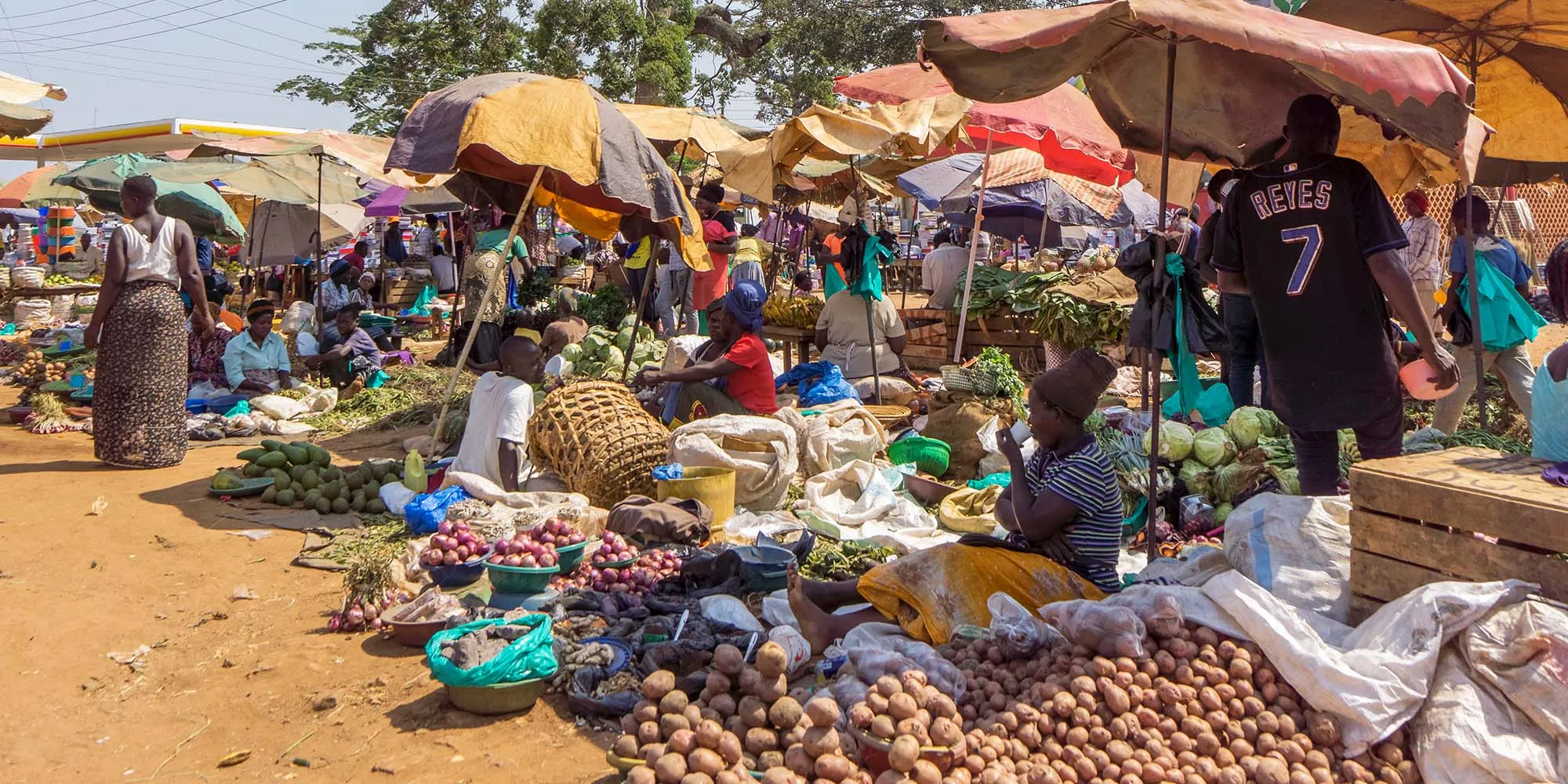 A complete Entebbe experience should include an opportunity to connect with local communities and discover Ugandan culture. Exploring local markets provides visitors with a glimpse into everyday life, where