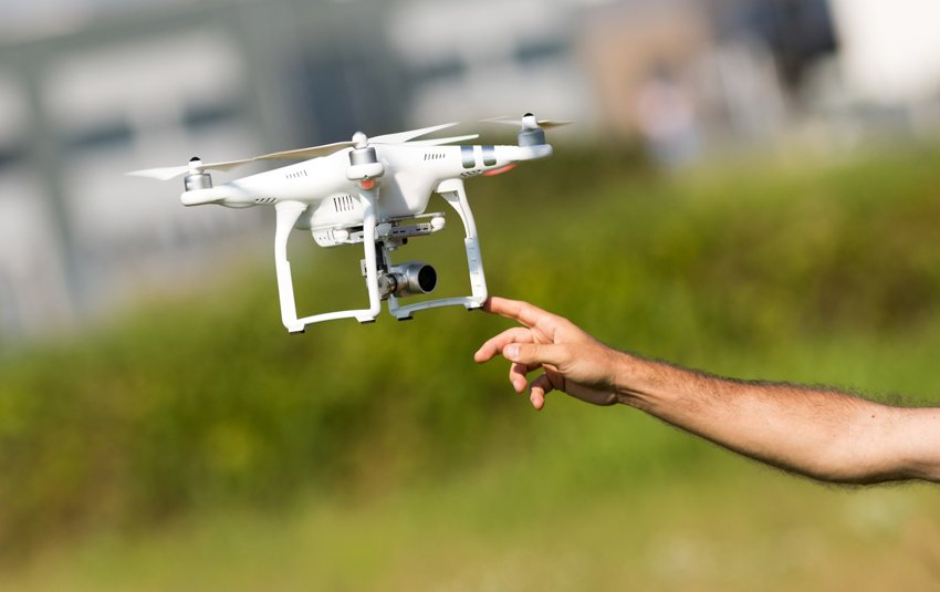 breathtaking landscapes for aerial photography, featuring rolling savannahs, expansive wetlands, scenic lakes, woodlands, and diverse wildlife including the Big Five. These spectacular surroundings make the park an attractive destination for filmmakers and photographers seeking dramatic aerial footage. However, Using Drones on a Safari in Uganda and Rwanda within Akagera National Park remains subject to strict