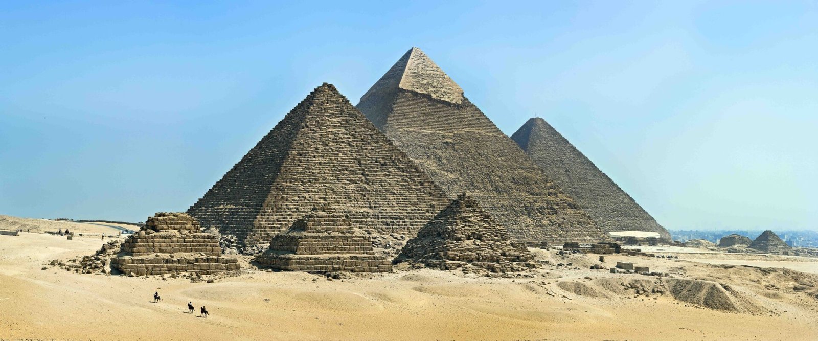 Visitors can explore the three famous pyramids of Khufu, Khafre, and Menkaure while learning about the pharaohs, ancient burial traditions, and the mysteries