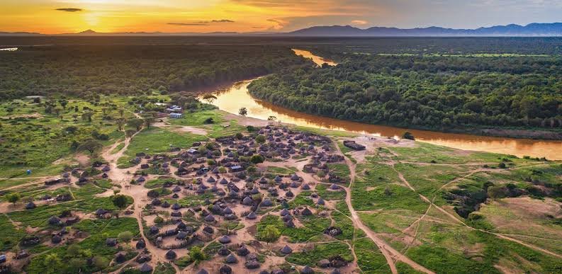 The Omo Valley is one of Ethiopia’s most culturally diverse and fascinating regions, offering travelers a rare opportunity to discover traditional communities, ancient customs, and unique ways of life. Located in southern Ethiopia, the region is home to different ethnic groups whose traditions,