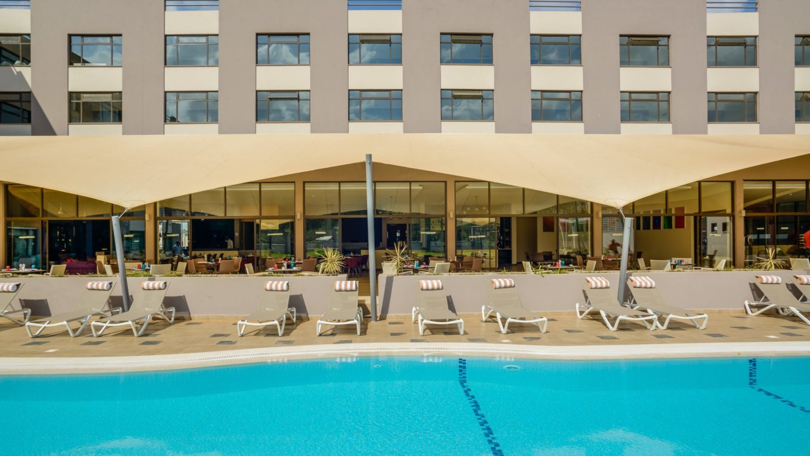 Tamarind Tree Hotel provides