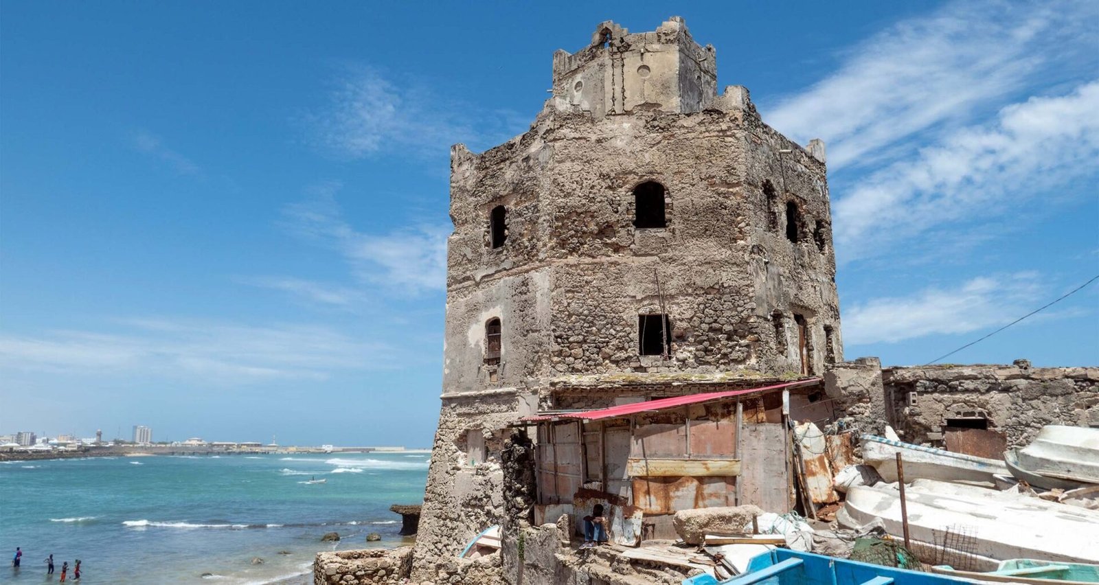 Walking through the historic neighborhoods allows travelers to see traditional Somali architecture, old buildings, narrow streets, and 