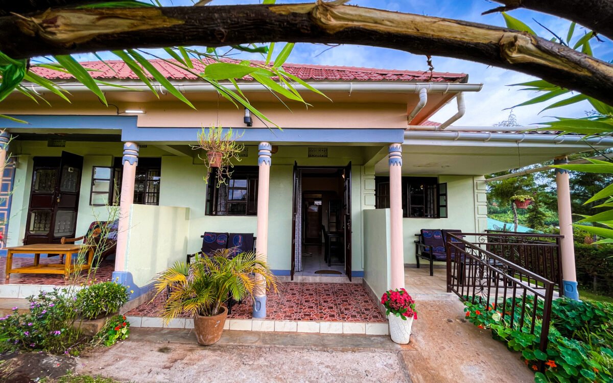 Accommodation around Pian Upe remains more limited than in established destinations such as Murchison Falls,