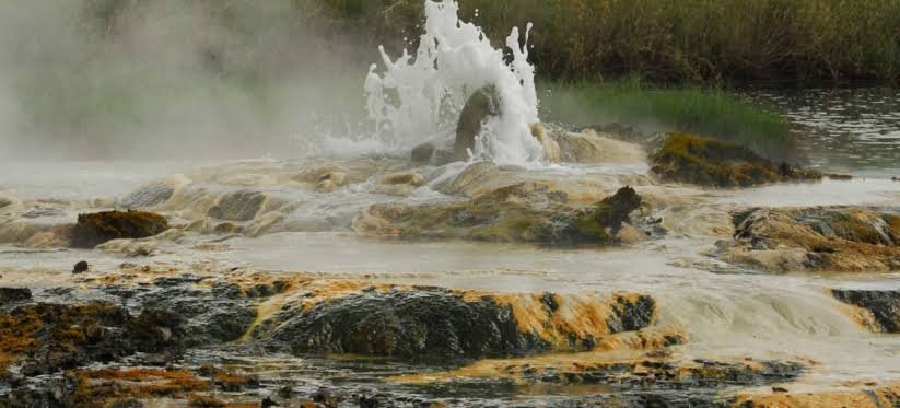 The Kanangorok Hot Springs provide an interesting scenic destination for travelers exploring the northern Kidepo Valley. Located beyond the seasonal Kidepo River