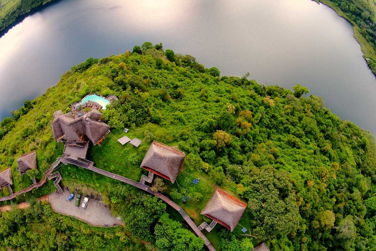 Kyaninga Lodge is widely regarded as one of Uganda's finest luxury safari lodges. Located 