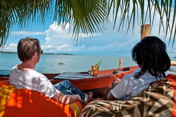 A luxury Uganda Honeymoon Safari combines wildlife experiences with exceptional accommodation, private transportation and personalised service. Premium lodges may offer beautiful forest or savannah views, private cottages,