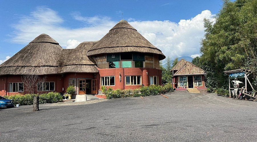 Architecture and natural design of Ingagi Park View Lodge Rwanda