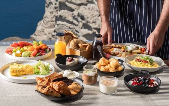 Breakfast and dining at Volcano View Lodge Rwanda
