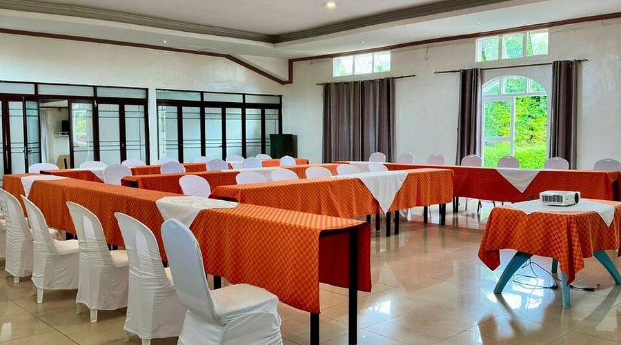 Restaurant Dining at Eastern Country Hotel Delicious restaurant dining and beautiful gardens at Eastern Country Hotel in Rwanda