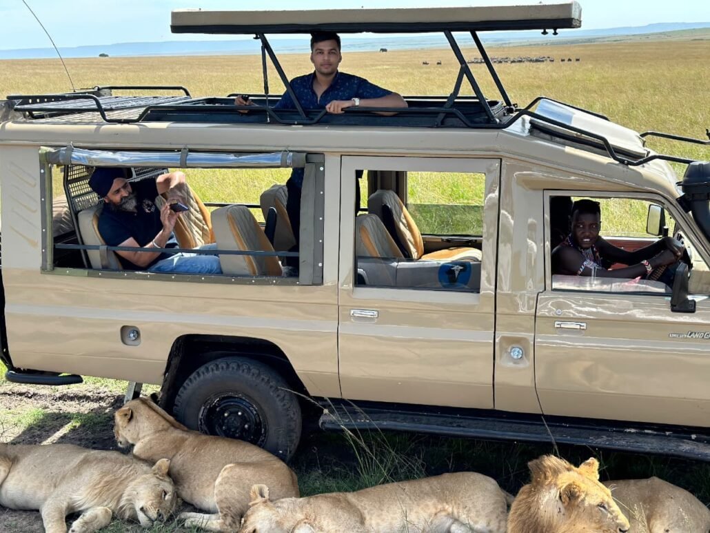 Pop-Up Roof for Wildlife Viewing – Safari Land Cruiser with Elevated Wildlife Viewing and Photography Access