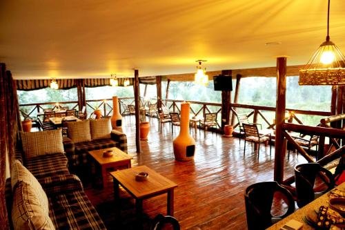 Restaurant and dining experiences at Da Vinci Gorilla Lodge Rwanda