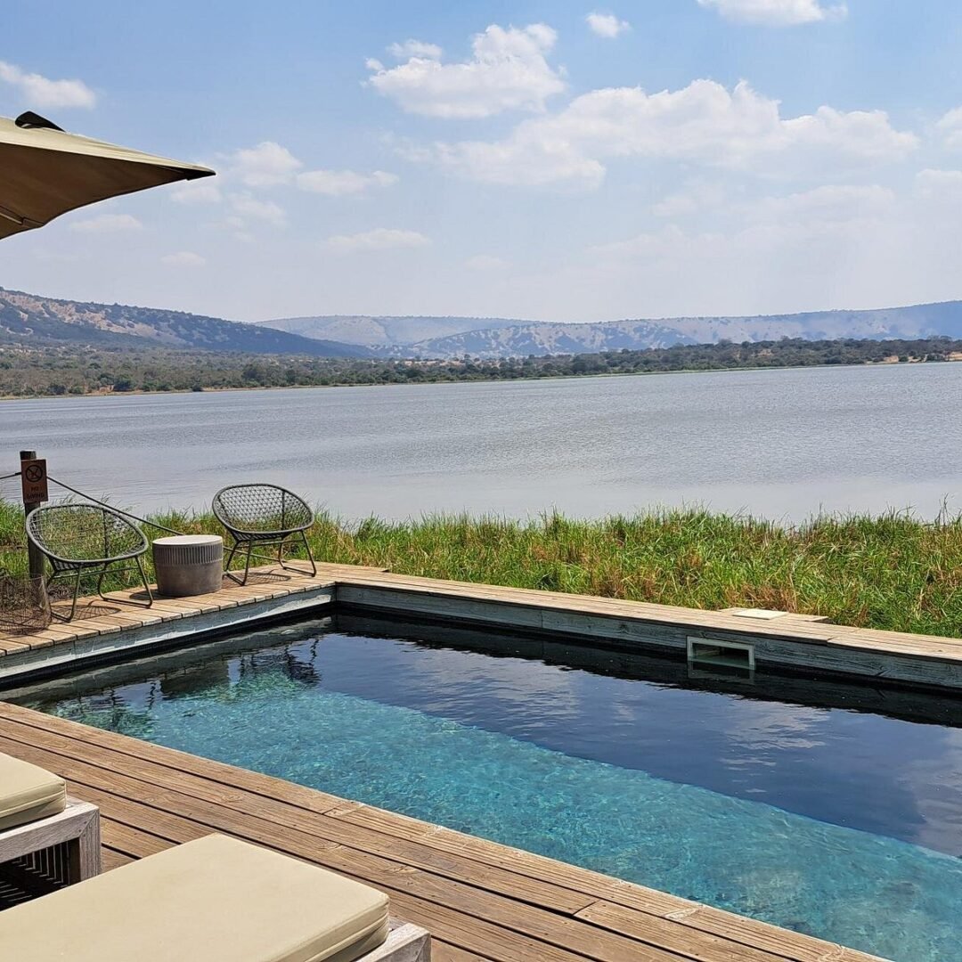 Main lounge, swimming pool and relaxation facilities at Wilderness Magashi