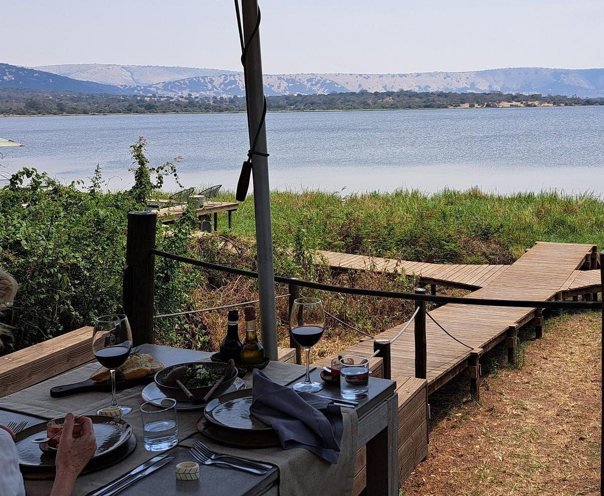 Swimming pool and relaxation facilities at Wilderness Magashi in Akagera National Park