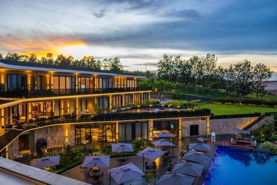 Kigali Rwanda hotel and urban travel experience