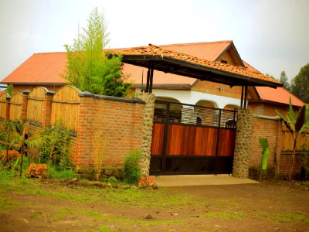 Urugano Virunga Palace Rwanda