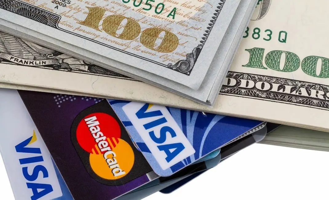 Cash or ATM Payments During an African Safari Using cash or ATM withdrawals to pay for expenses during an African safari